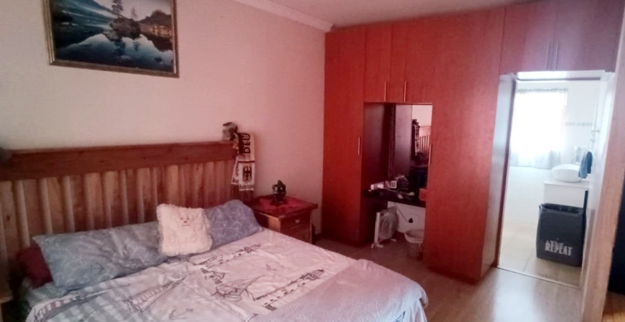 To Let 1 Bedroom Property for Rent in Seaview Eastern Cape